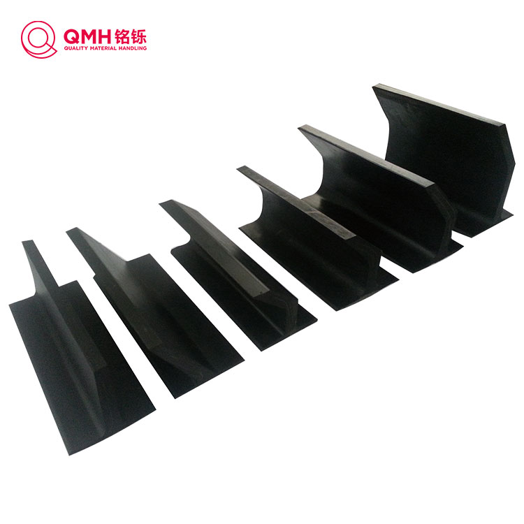 マテリアルハンドリングのニーズにサイドウォールコンベヤベルトクリートを選択する理由